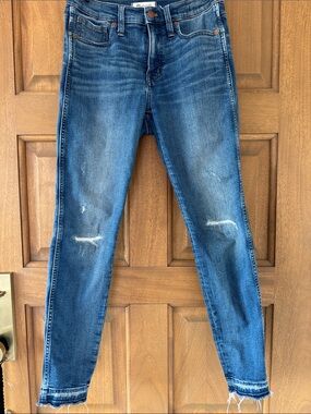 Women’s Madewell - Sz 28 - Blue Distressed Skinny Jeans